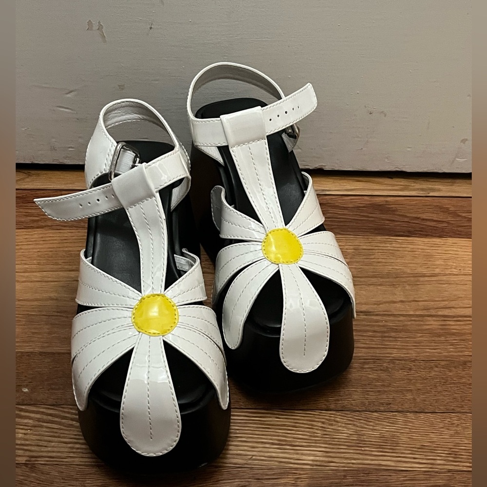 Delia’s x Dolls Kill daisy forever frolicking platform sandals size 8.5